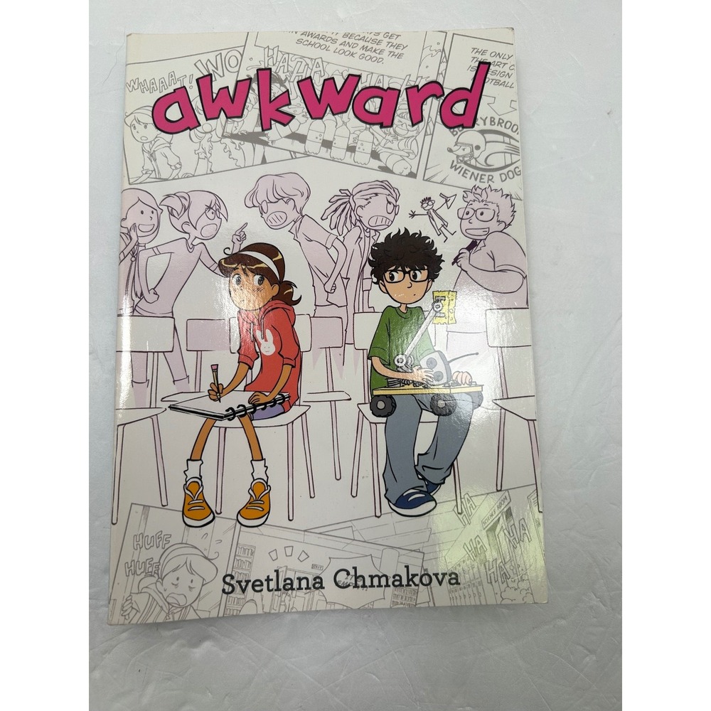 Awkward by Svetlana Chmakova Graphic Novel Yen Press 2015 Paperback Young Adult